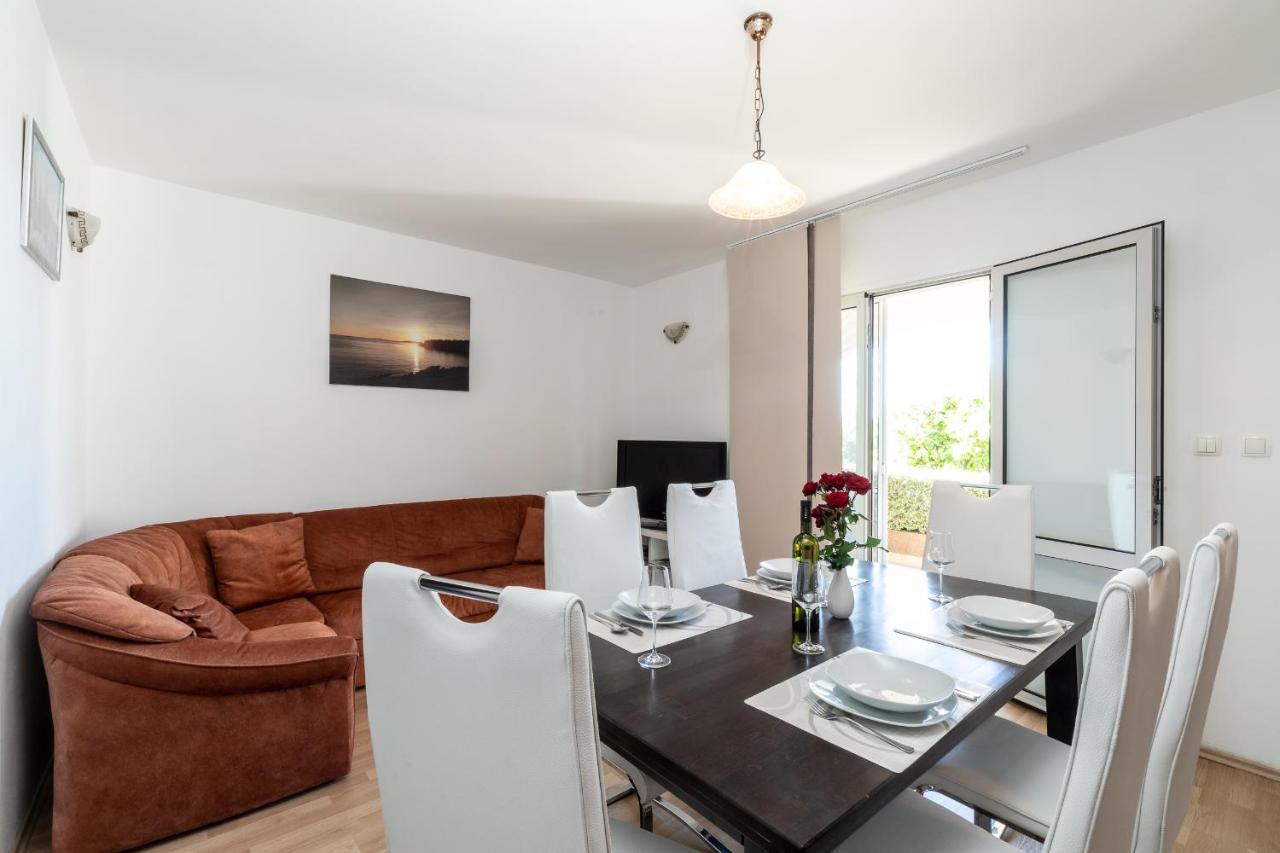 Apartments Separovic Prizba Eksteriør billede